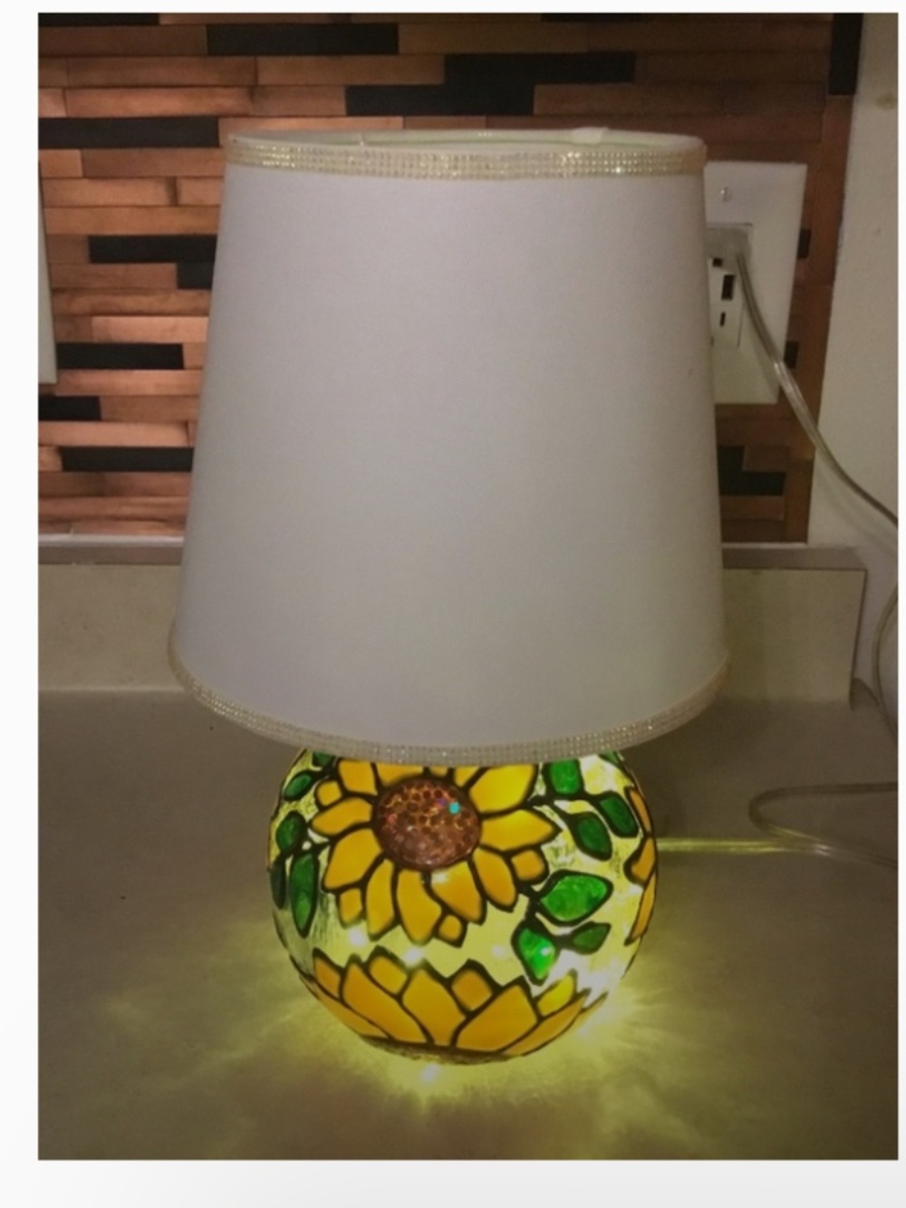 Sunflower HandPainted Stained Glass small lamp - Picture 3 of 4